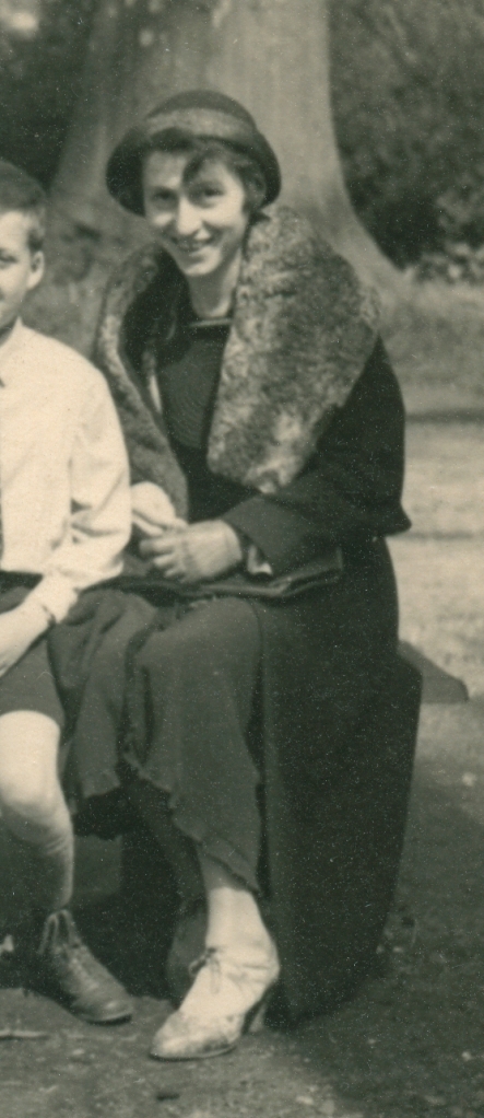 Natalie Freyberger, Düsseldorf, 1937.